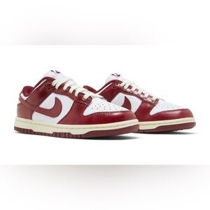 WMNS Dunk Low Premium Vintage Red